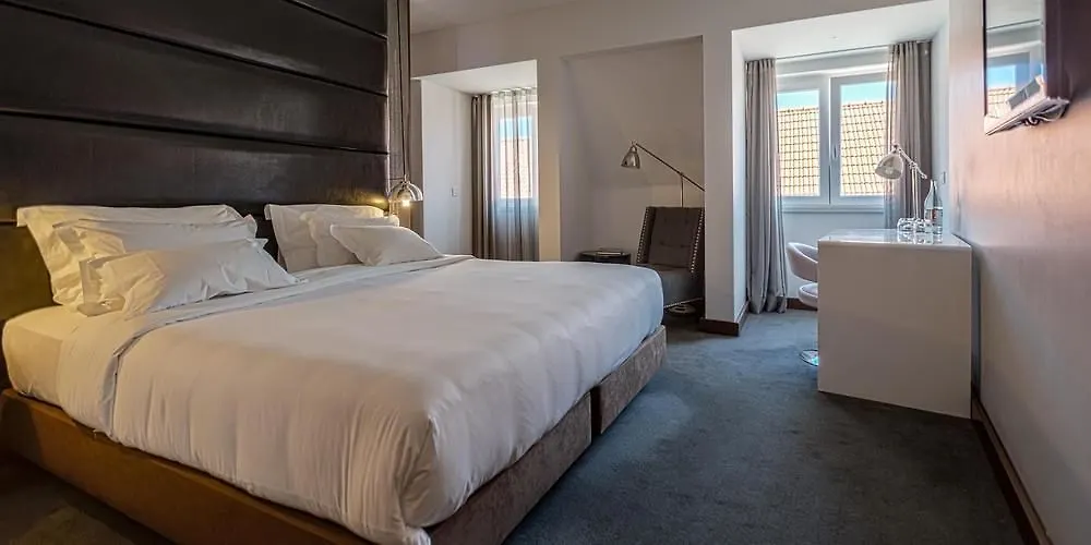 Lisboa Carmo Hotel 4*, Lisbon