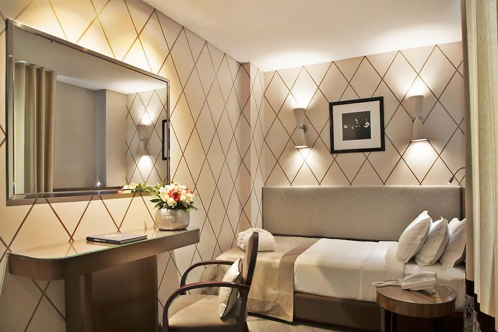 Lisboa Carmo Hotel