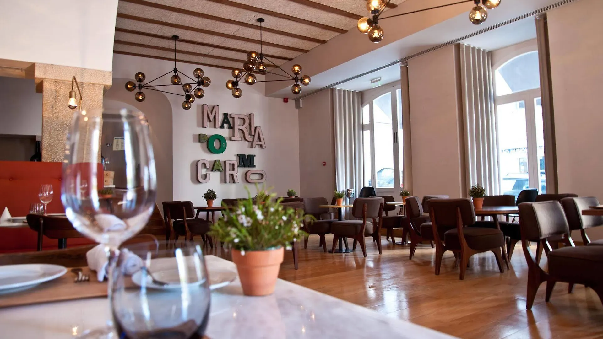 Lisboa Carmo Hotel